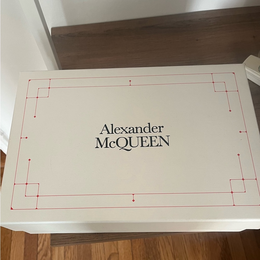 Alexander McQueen Mens Sneakers NWT size 41 - Picture 4 of 6